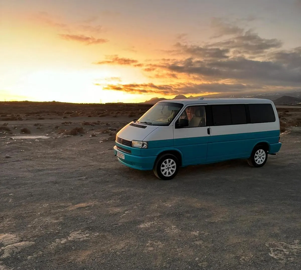 Furgoneta Camperizada Para Dormir Y Conducir アロナ ラグジュアリーテント