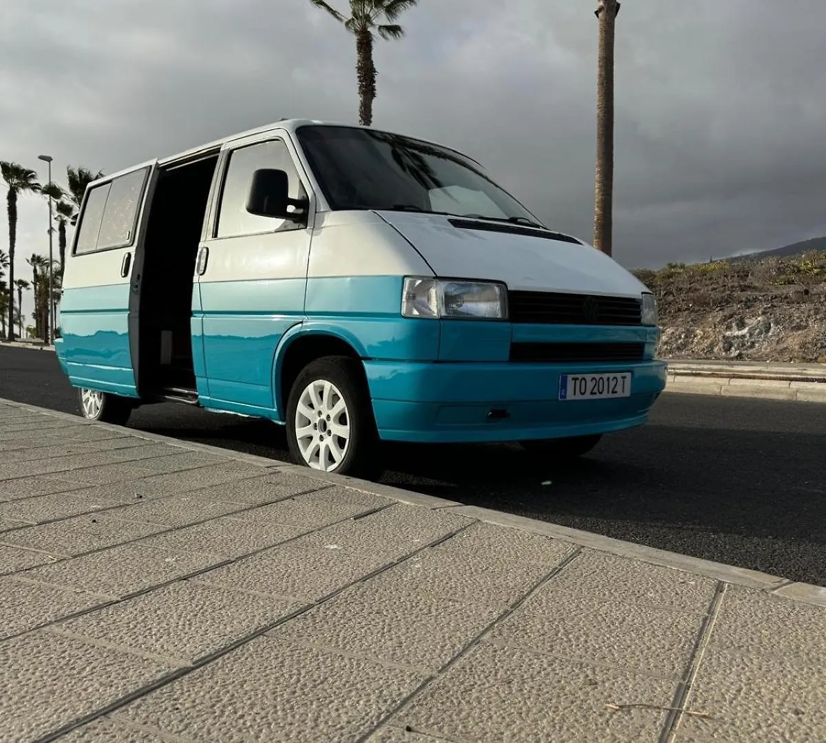Furgoneta Camperizada Para Dormir Y Conducir アロナ 0*,  スペイン